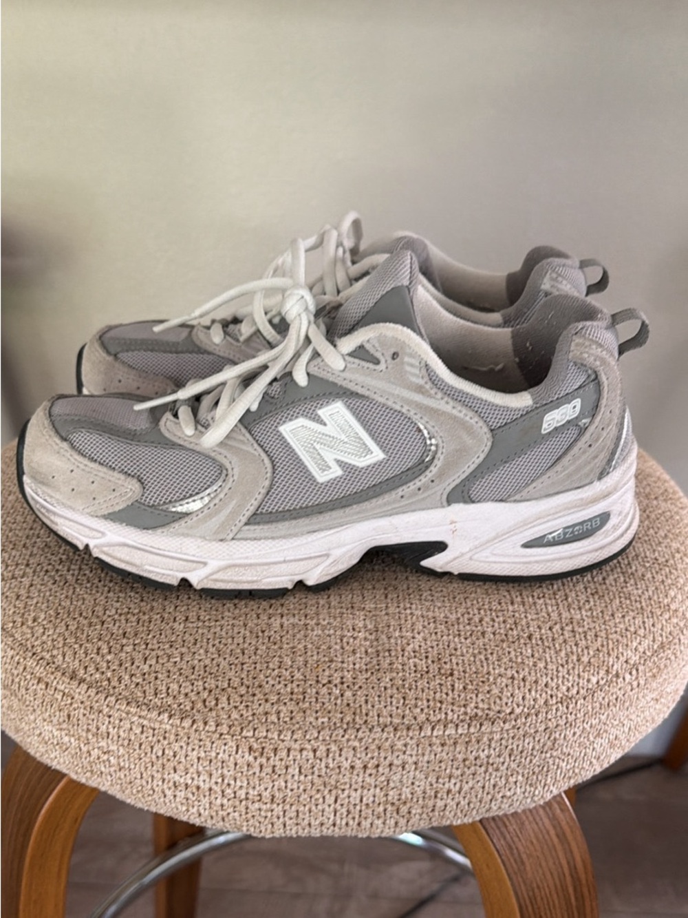 New Balance 530 Grey and White Sneakers - women’s 6.5